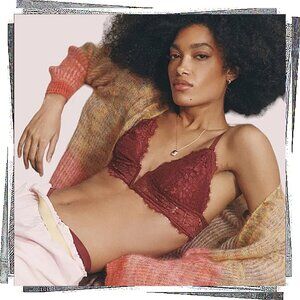 NWOT: Plum Color Livenza Mist Triangle Lace Bralette w Deep V (S) by Livenza